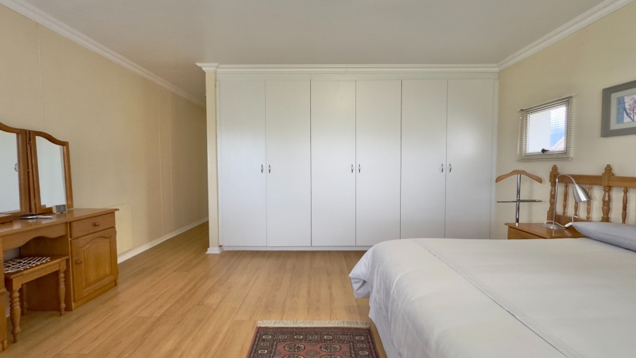 4 Bedroom Property for Sale in Greenways Golf Estate Western Cape